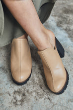Cargar imagen en el visor de la galería, Zapatos MULE ALI
