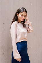 Cargar imagen en el visor de la galería, Blusa LENA
